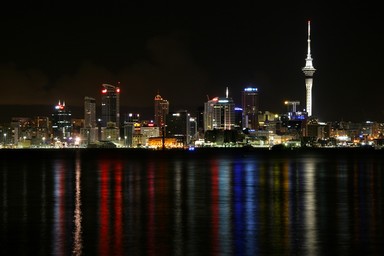  Canon 20D, 6s at f8 ISO200, taken from Bayswater Marina shortly after midnight last December.